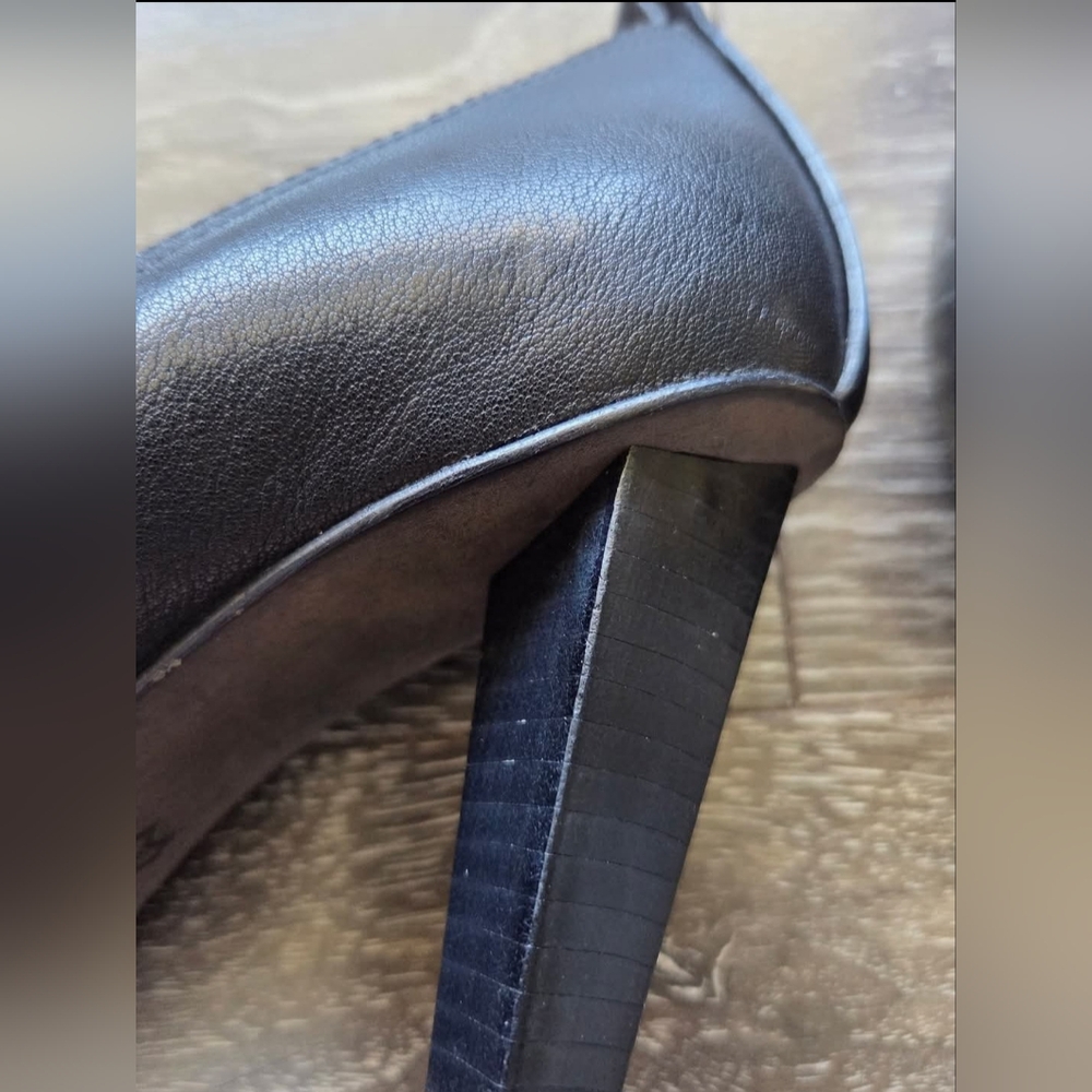 BCBGMaxAzria Heels In Size 6. - Picture 3 of 6